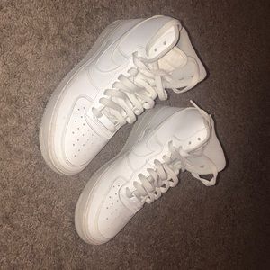 Air Force 1’s Nike hightop